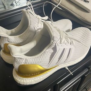 Adidas wonens 11 ultra boost NEW never worn. No box. No tags
